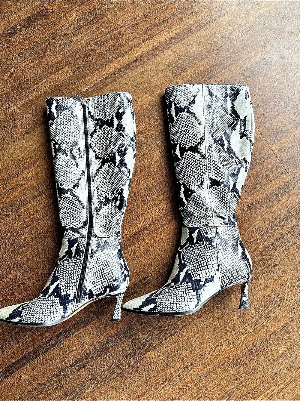Women's Snake Print Heeled Boots in White & Black Like New Steve Madden